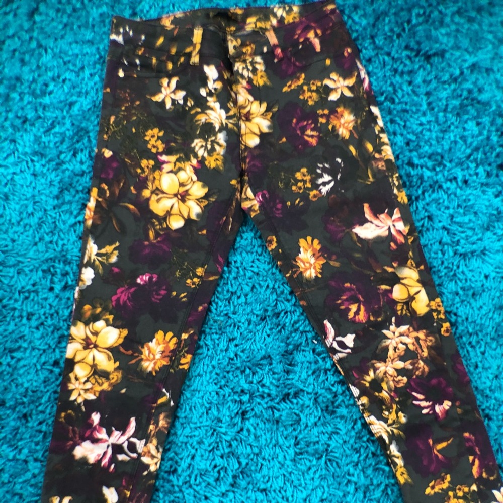 Floral skinny jeans size 04 (US) 36 (EUR)